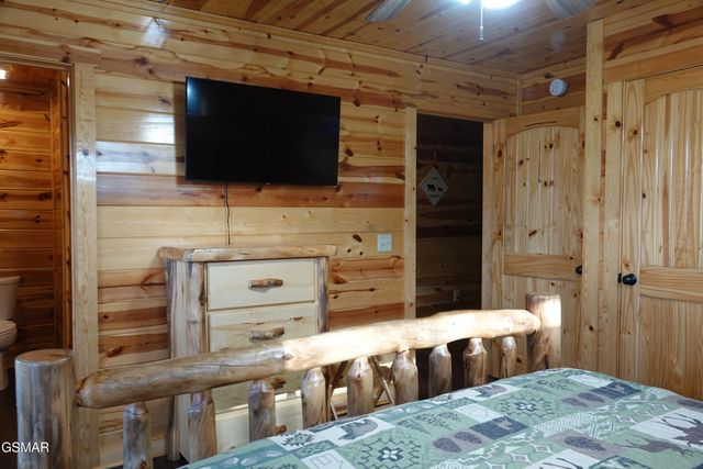 2021 Settlers Ridge Way, Gatlinburg, TN 37738