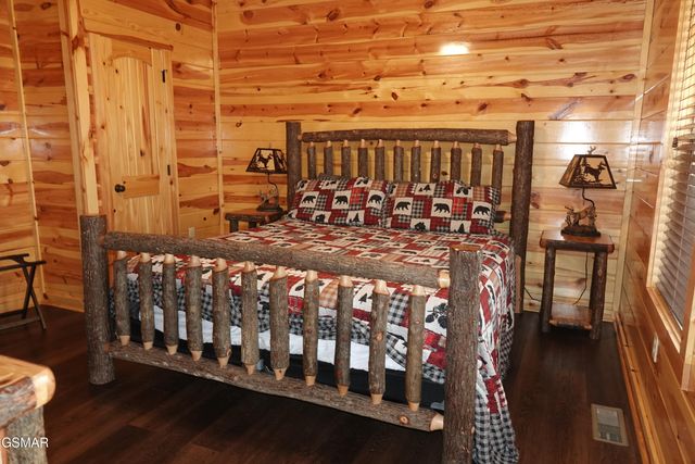 2021 Settlers Ridge Way, Gatlinburg, TN 37738