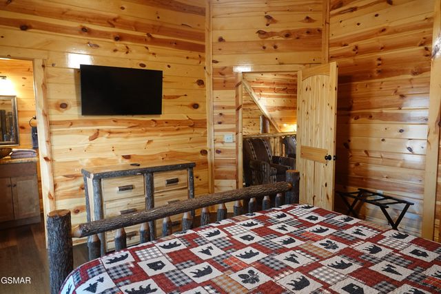 2021 Settlers Ridge Way, Gatlinburg, TN 37738