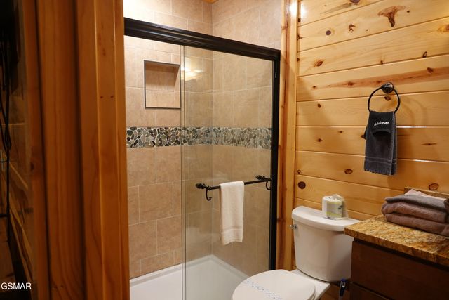 2021 Settlers Ridge Way, Gatlinburg, TN 37738