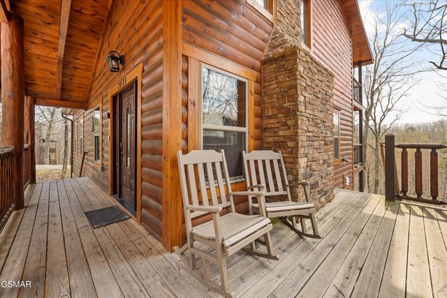 2021 Settlers Ridge Way, Gatlinburg, TN 37738