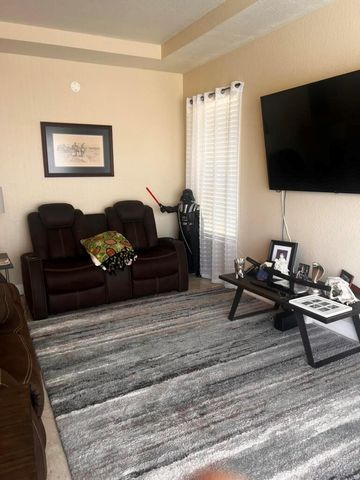 5526 Place Lake Drive, Fort Pierce, FL 34951