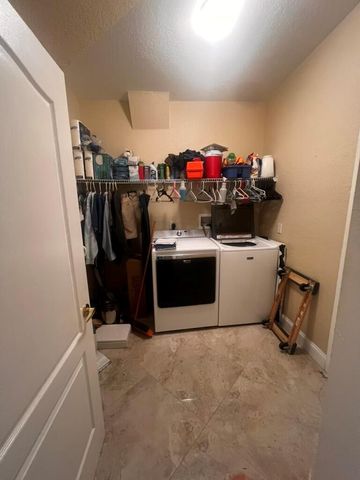 5526 Place Lake Drive, Fort Pierce, FL 34951