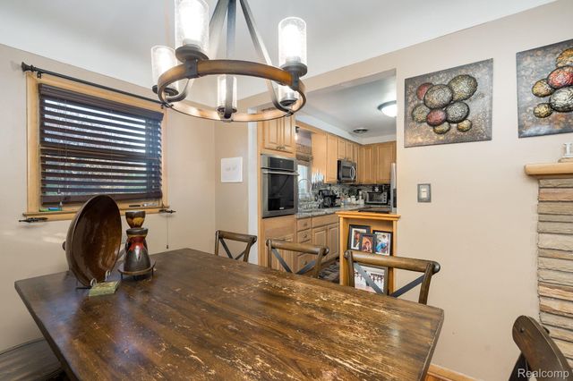 392 Cambridge Drive, Mt. Clemens, MI 48043