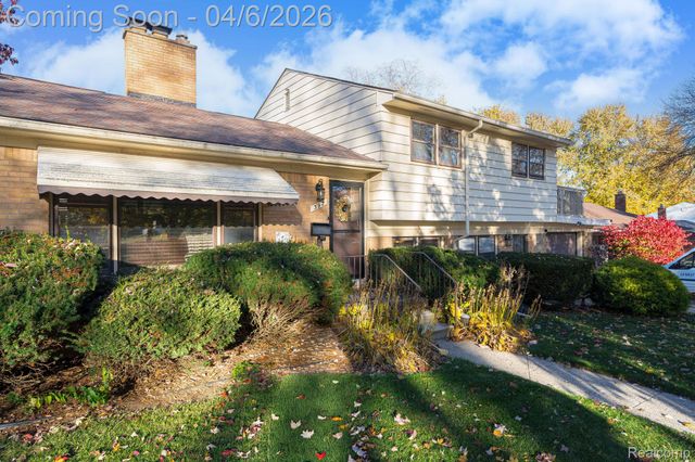 392 Cambridge Drive, Mt. Clemens, MI 48043