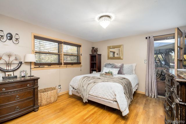 392 Cambridge Drive, Mt. Clemens, MI 48043