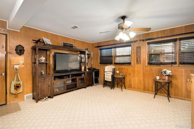 392 Cambridge Drive, Mt. Clemens, MI 48043