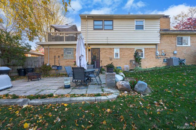 392 Cambridge Drive, Mt. Clemens, MI 48043