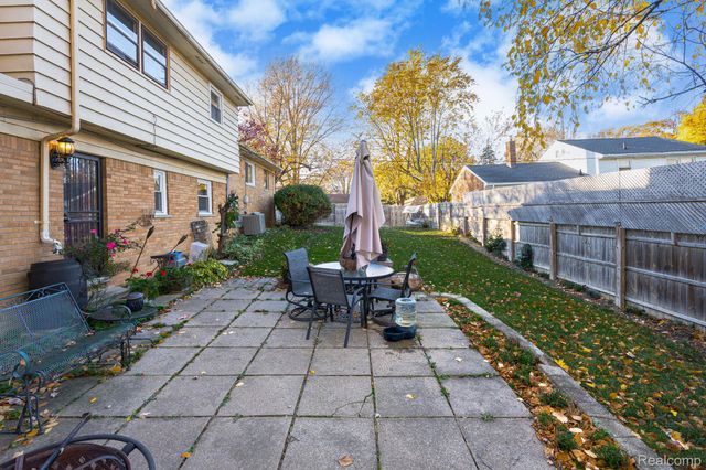 392 Cambridge Drive, Mt. Clemens, MI 48043