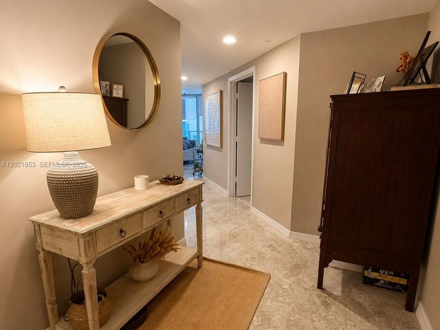 55 SE 6th St 3001, Miami, FL 33131