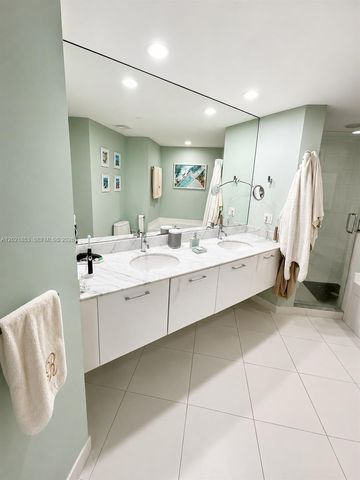55 SE 6th St 3001, Miami, FL 33131