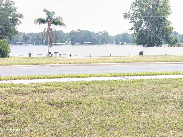 1081 OLD GAINESVILLE Highway, Interlachen, FL 32148