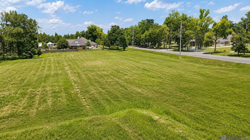 13025 Bluff Rd, Geismar, LA 70734