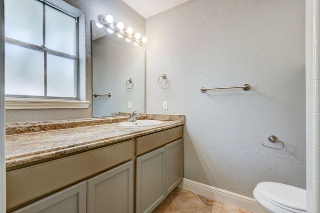 6444 Burgoyne Road 104, Houston, TX 77057