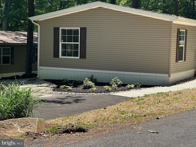 18 ASH LN, Quakertown, PA 18951