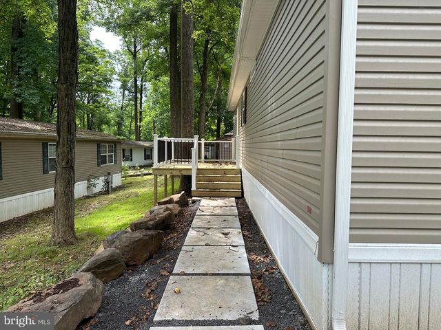 18 ASH LN, Quakertown, PA 18951