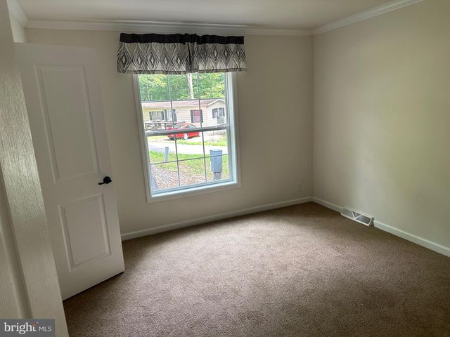 18 ASH LN, Quakertown, PA 18951