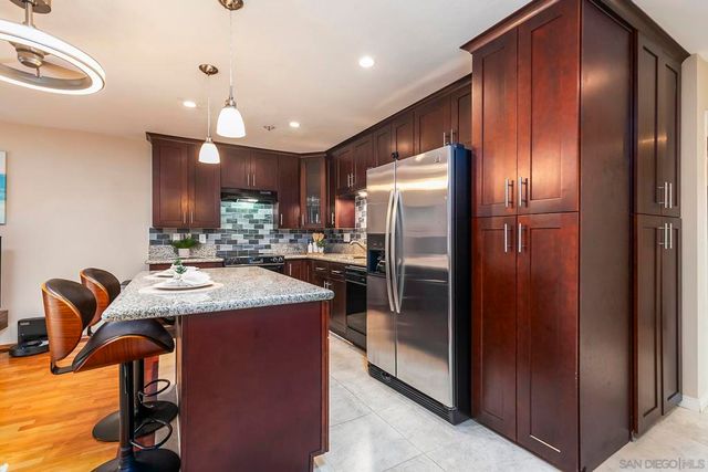 4878 Pescadero Ave 103, San Diego, CA 92107