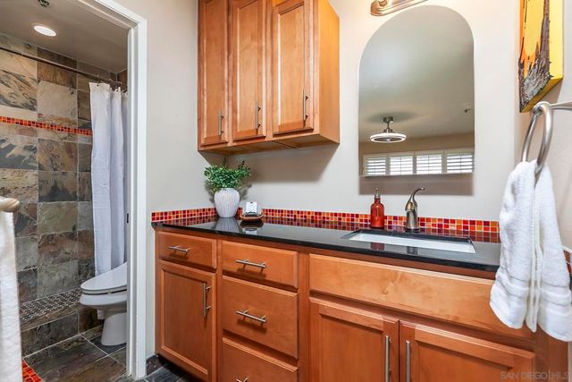 4878 Pescadero Ave 103, San Diego, CA 92107