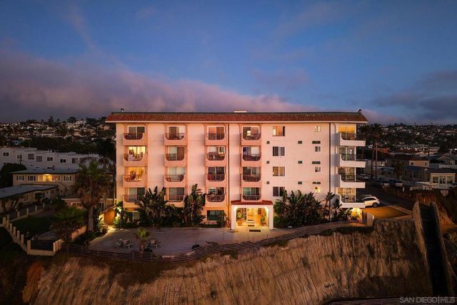 4878 Pescadero Ave 103, San Diego, CA 92107