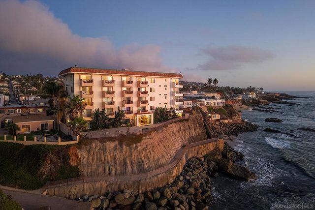 4878 Pescadero Ave 103, San Diego, CA 92107