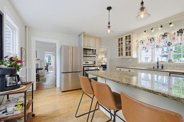 14 Mayhew St, Hopkinton, MA 01748