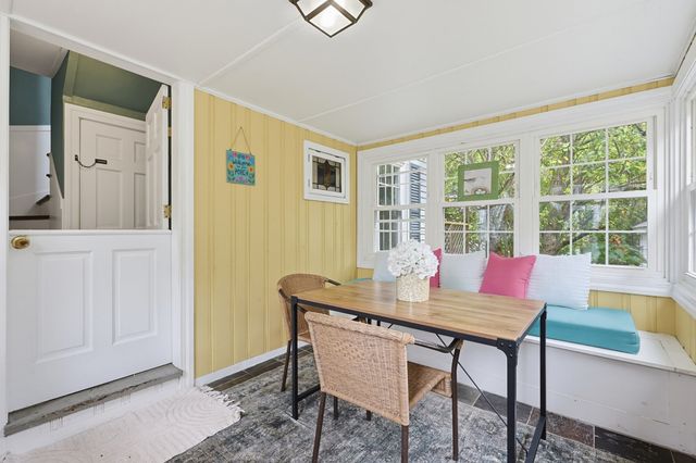 14 Mayhew St, Hopkinton, MA 01748