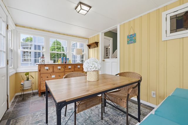 14 Mayhew St, Hopkinton, MA 01748