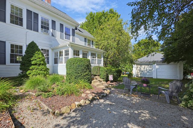 14 Mayhew St, Hopkinton, MA 01748