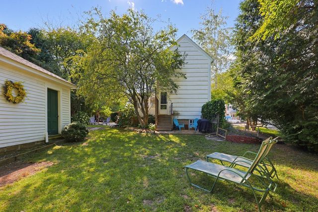 14 Mayhew St, Hopkinton, MA 01748