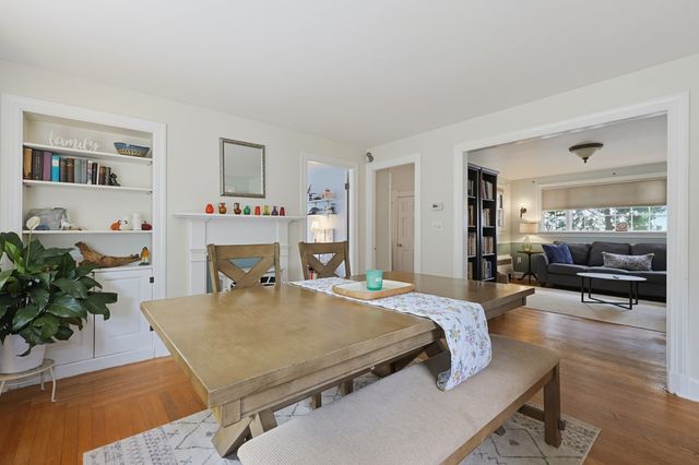 14 Mayhew St, Hopkinton, MA 01748