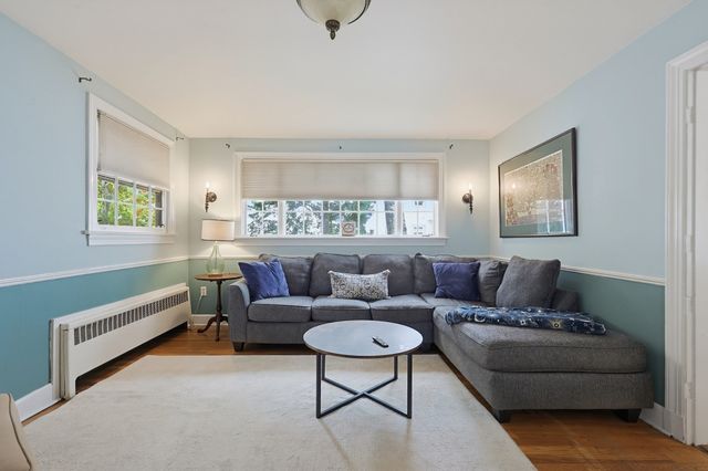 14 Mayhew St, Hopkinton, MA 01748
