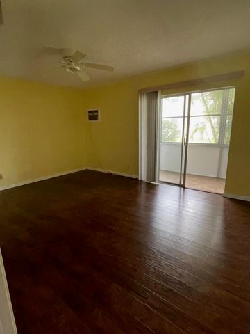 376 Windsor Q, West Palm Beach, FL 33417