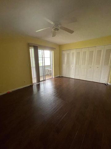 376 Windsor Q, West Palm Beach, FL 33417