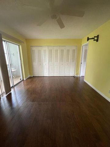 376 Windsor Q, West Palm Beach, FL 33417