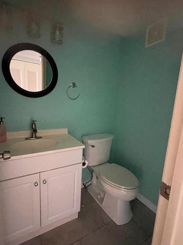 376 Windsor Q, West Palm Beach, FL 33417