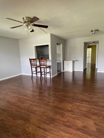 376 Windsor Q, West Palm Beach, FL 33417