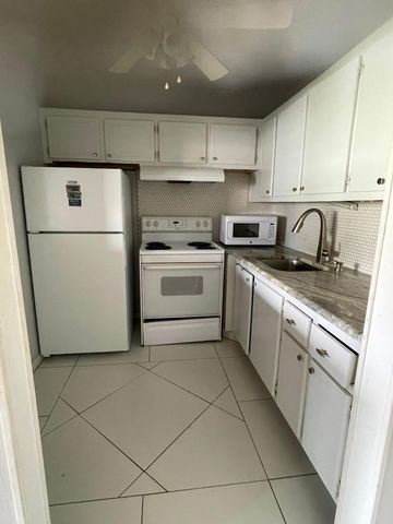 376 Windsor Q, West Palm Beach, FL 33417