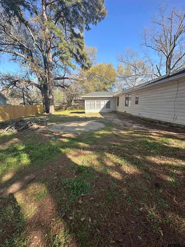 901 Cliff St, Quitman, TX 75783