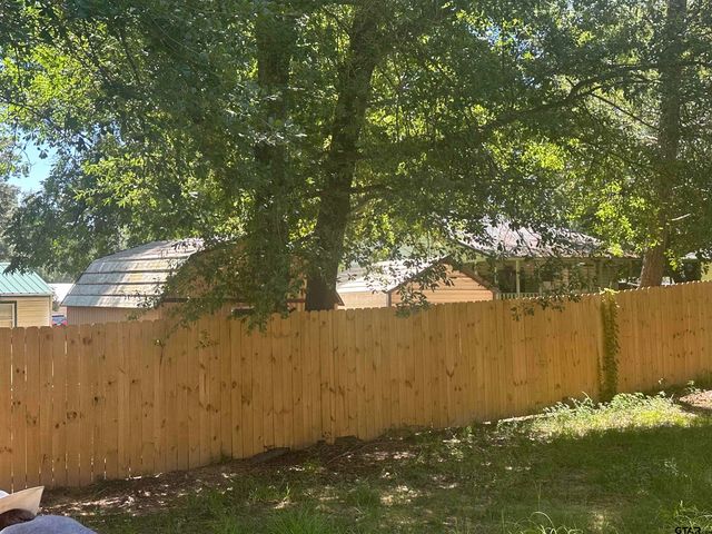 901 Cliff St, Quitman, TX 75783