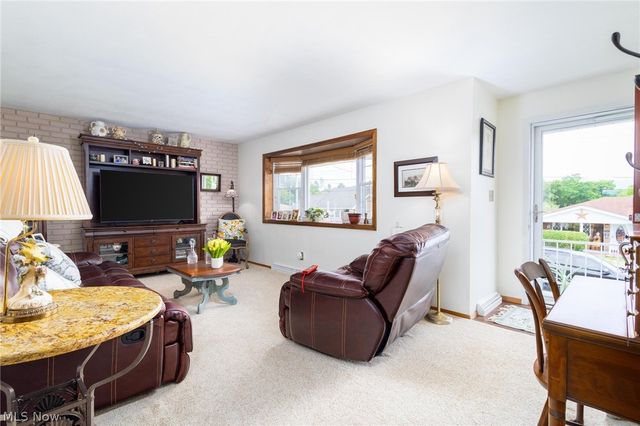 256 Fernwood Avenue, Weirton, WV 26062