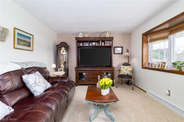 256 Fernwood Avenue, Weirton, WV 26062