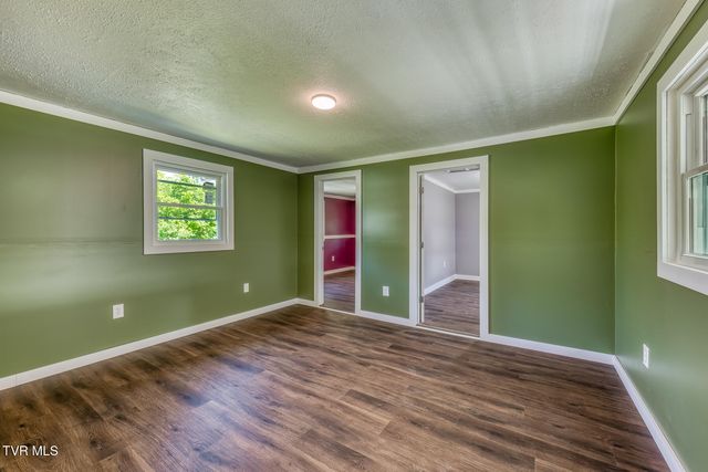 1902 Omaha Lane, Johnson City, TN 37601