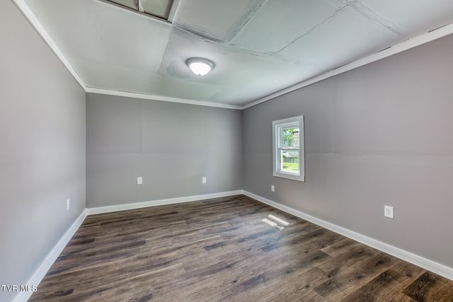 1902 Omaha Lane, Johnson City, TN 37601