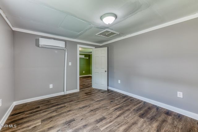 1902 Omaha Lane, Johnson City, TN 37601