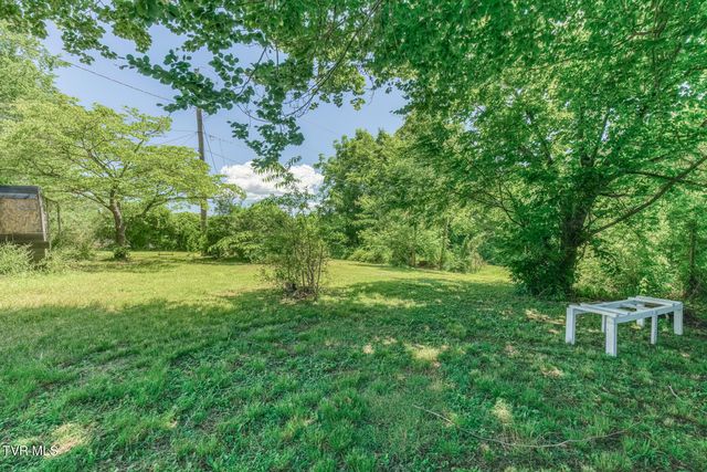 1902 Omaha Lane, Johnson City, TN 37601