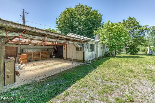 1902 Omaha Lane, Johnson City, TN 37601