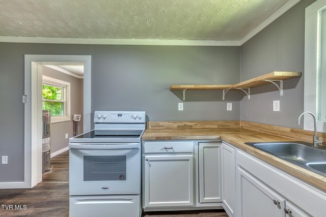 1902 Omaha Lane, Johnson City, TN 37601