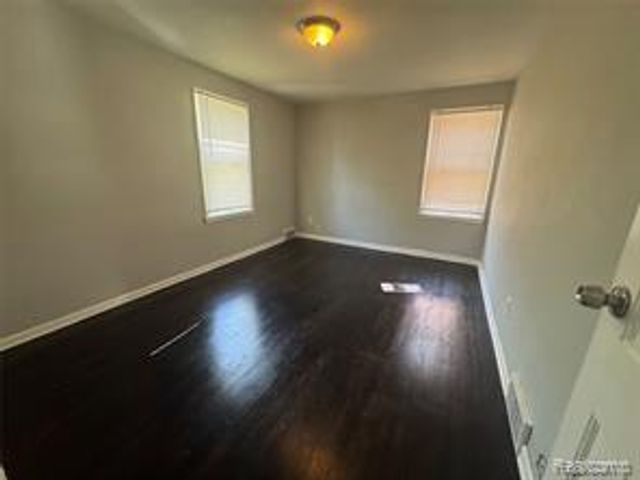 15421 Evergreen Road, Detroit, MI 48223