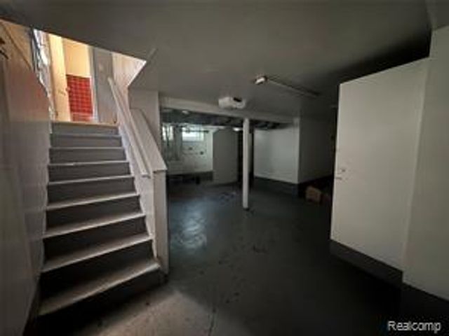 15421 Evergreen Road, Detroit, MI 48223